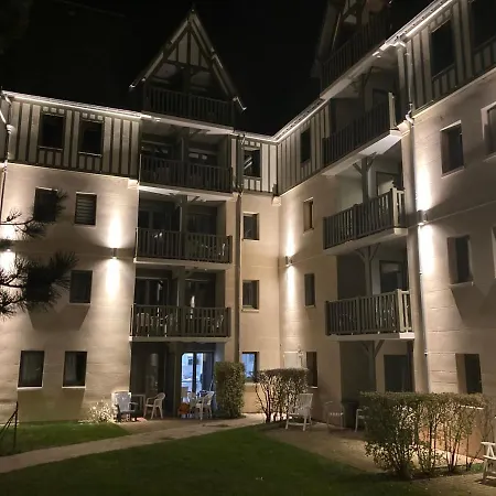 Apartment Le De Deauville