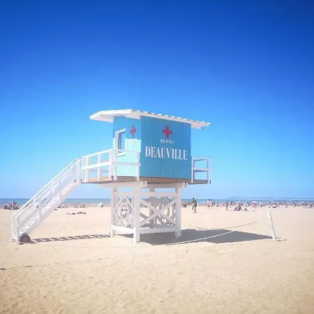 Le De 3* Довиль